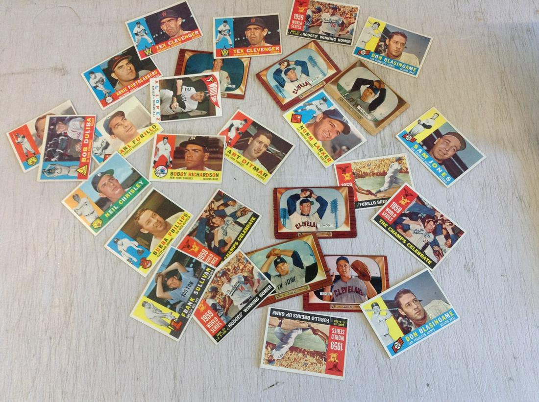large amount of vintage baseball cards (1 of 1)
