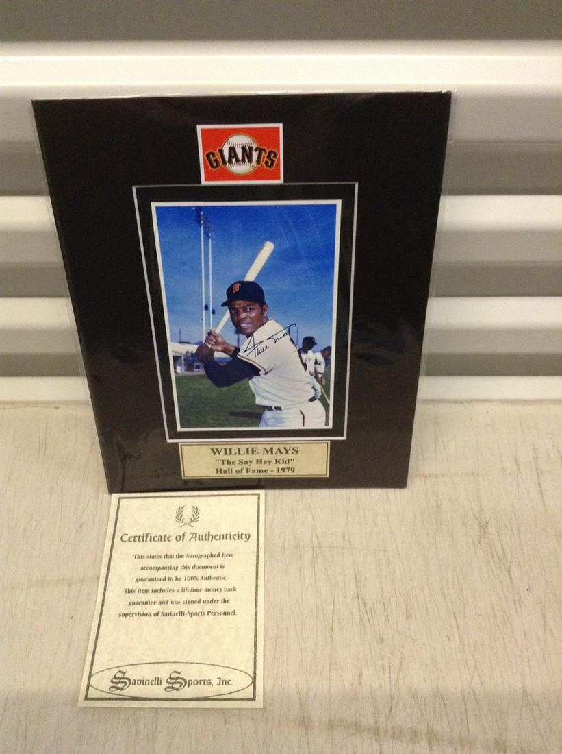 signed Willie Mays "The Say Hey Kid" with COA: signed Willie Mays "The Say Hey Kid" with COA