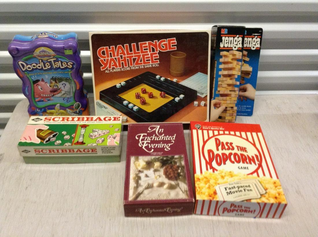 lot of vintage games in the box: lot of vintage games in the box