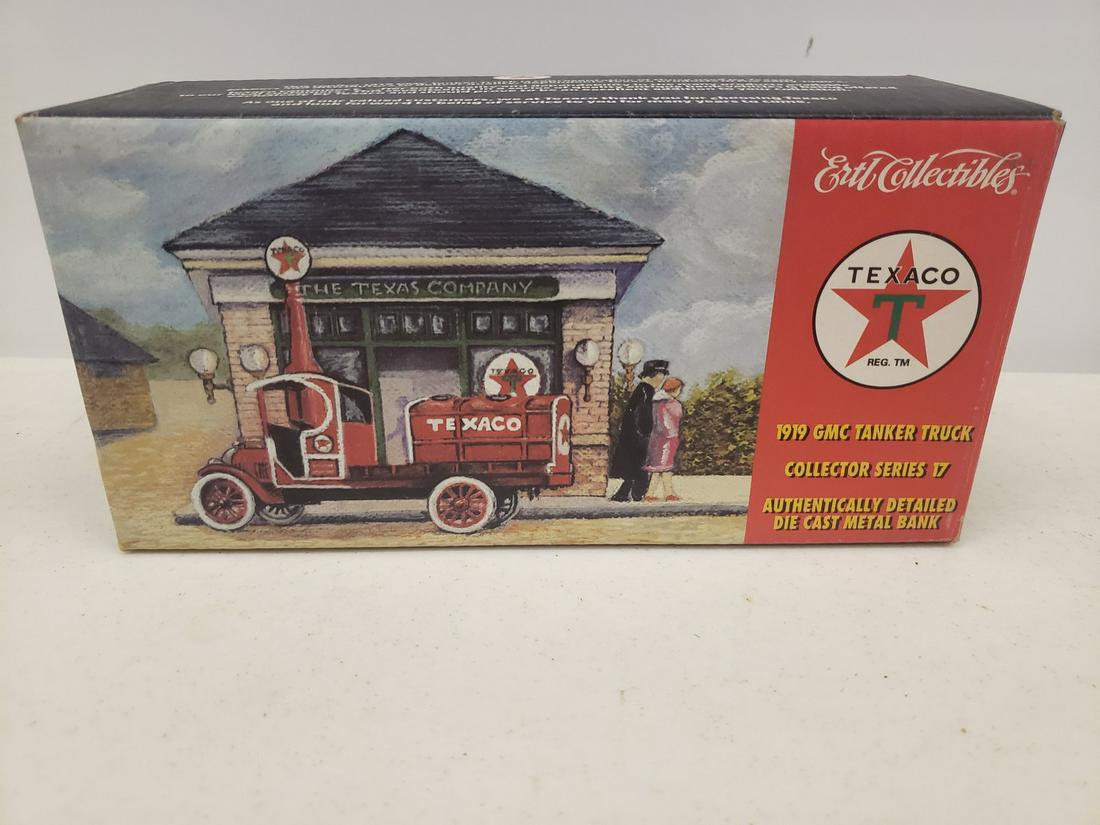 Ertl Texaco 1919 GMC Tanker Truck collector series 17 (1 of 1)