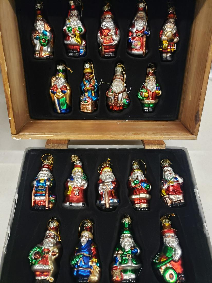 Large lot of vintage handblown glass Santas of the: Large lot of vintage handblown glass Santas of the world ornaments