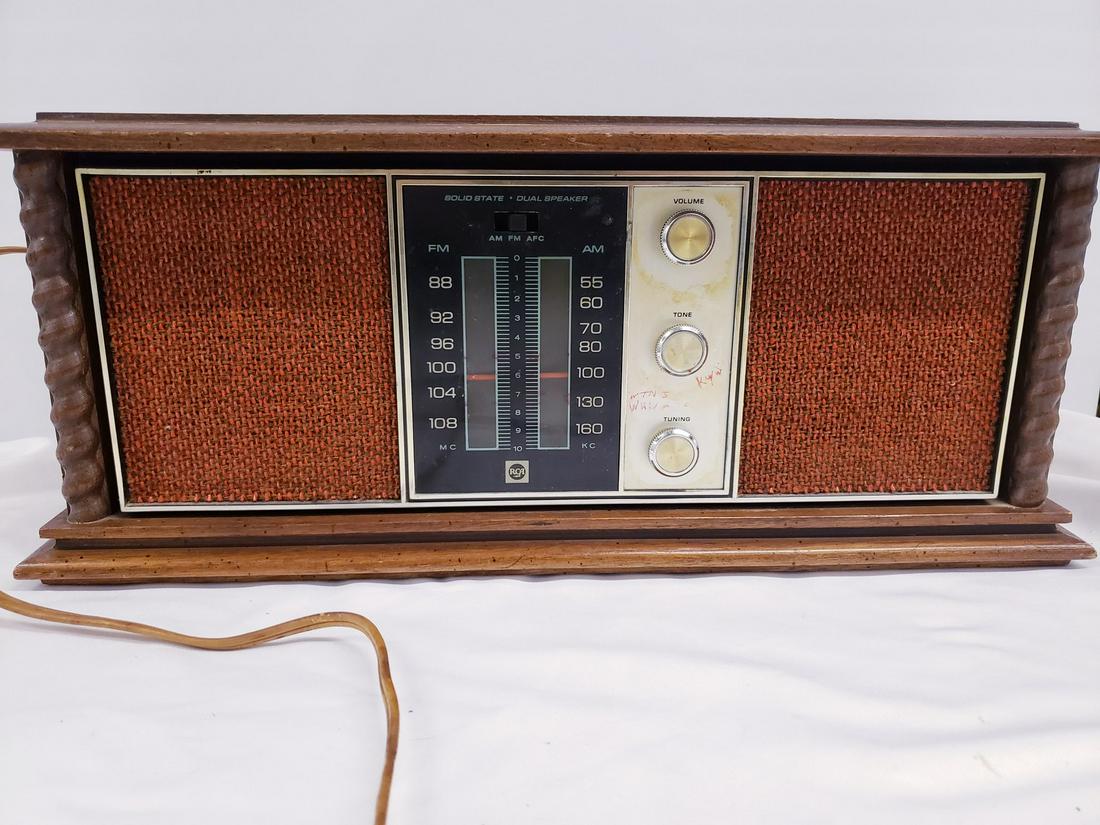 Vintage RCA Solid State Dual Speaker radio - untested (1 of 1)