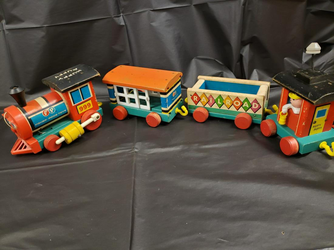 Very Early Fisher Price Huffy Puppy train set: Very Early Fisher Price Huffy Puppy train set