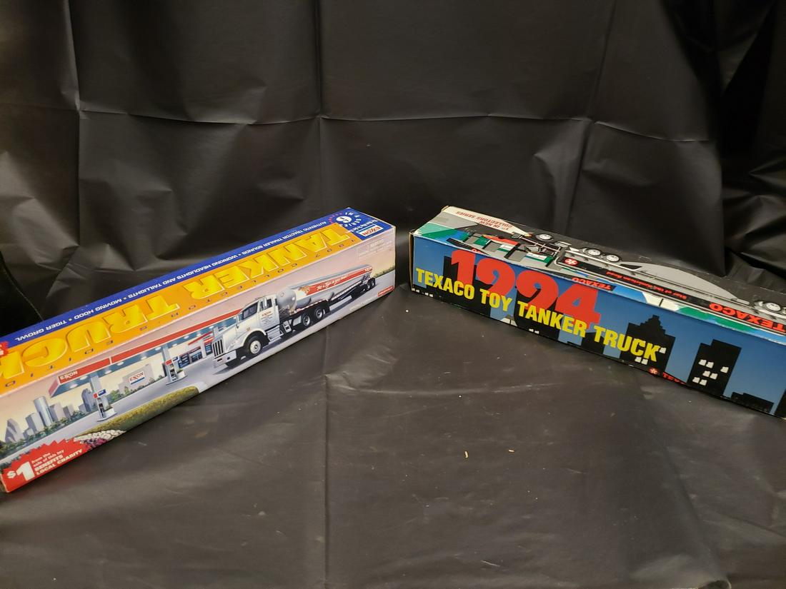 1994 Texaco & Exxon tanker trucks - new in package: 1994 Texaco & Exxon tanker trucks - new in package
