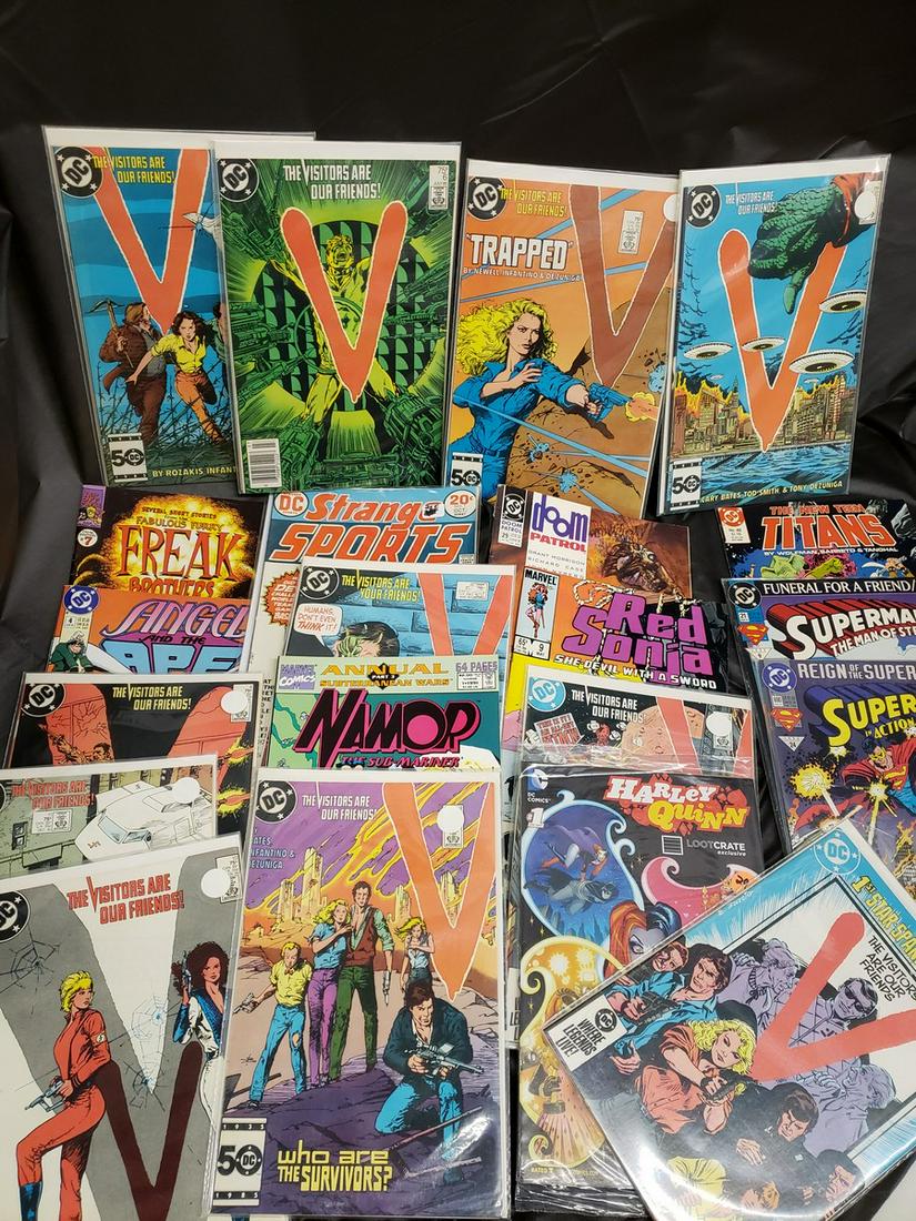 Large lot of DC Comics (1 of 1)