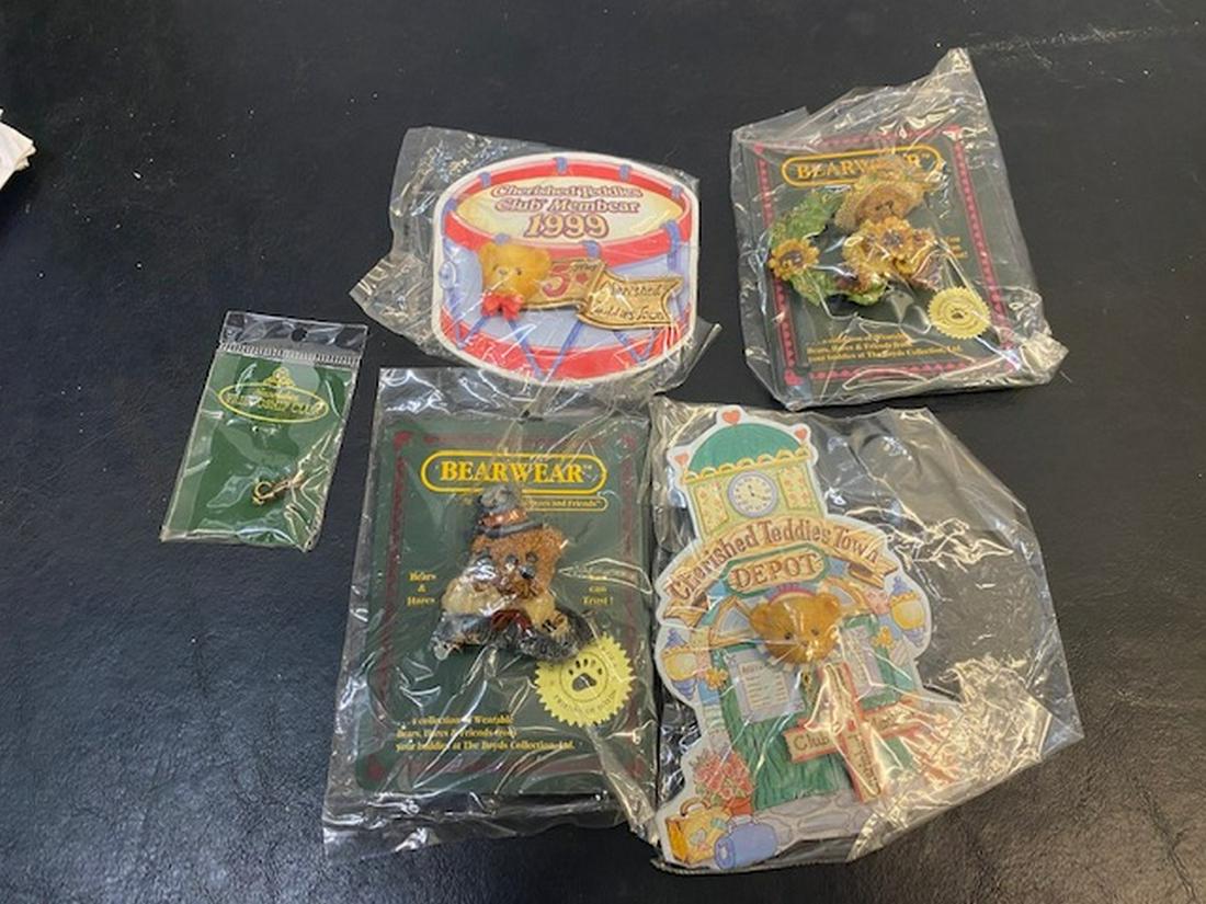 Lot of 5 Pins, 2- Boyds Bears, 2 Cherished teddies and (1 of 1)