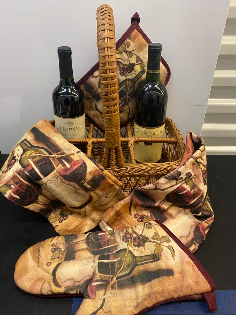 Winsor Zinfandel and Red wine. Including the basket, 2: We are selling the bottle not the content