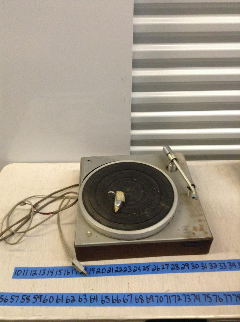 Rek-o-Kut Record Player (1 of 1)