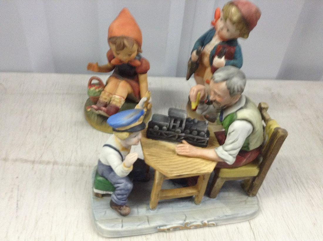Lot of Ceramic Statues: Lot of Ceramic Statues