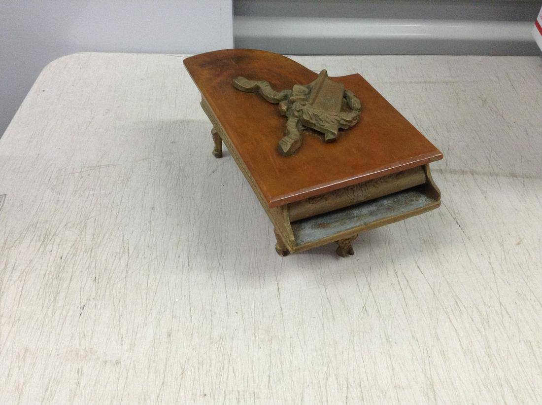 Early music box (1 of 1)