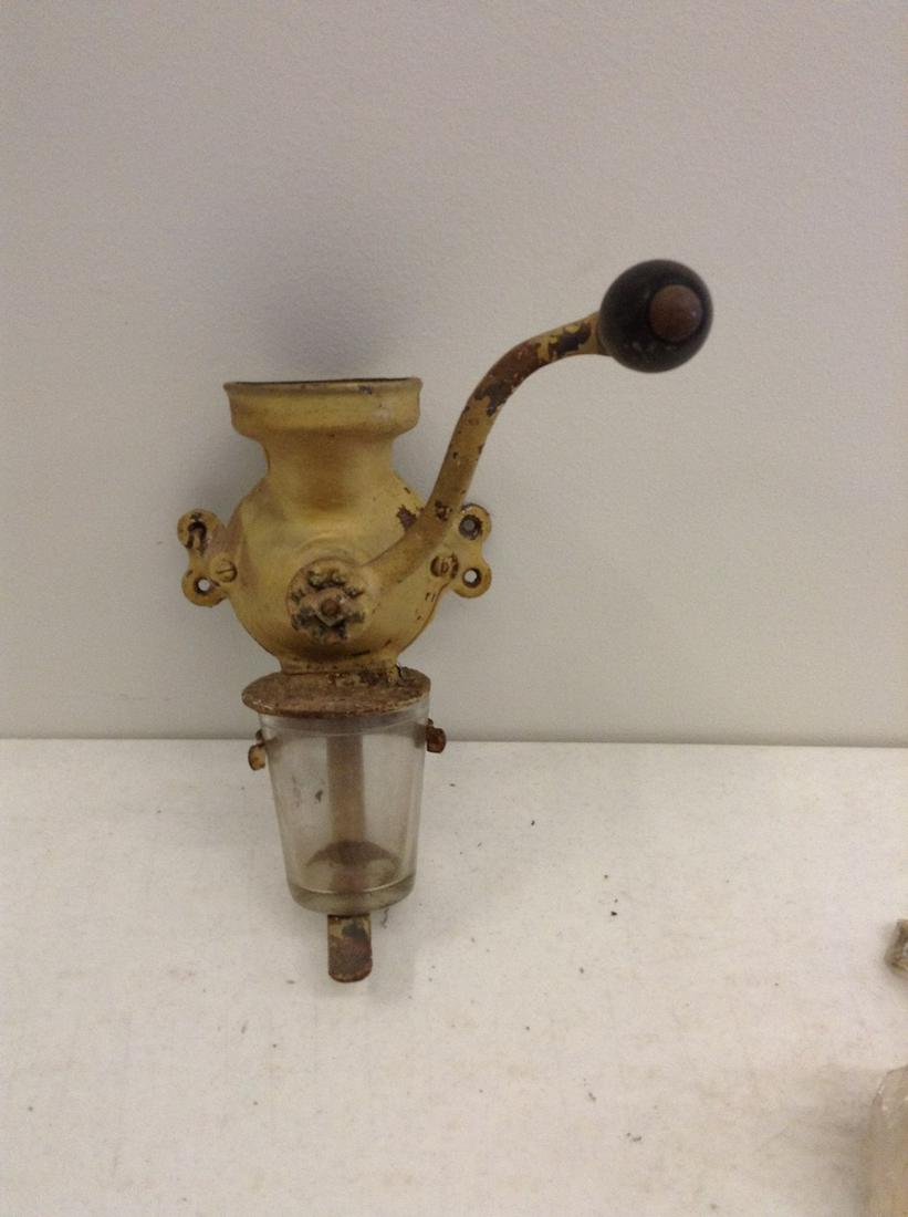 vintage coffee grinder (1 of 1)