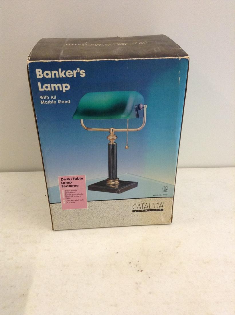 Catalina lighting bankers lamp with marble stand, in: Catalina lighting bankers lamp with marble stand, in the box