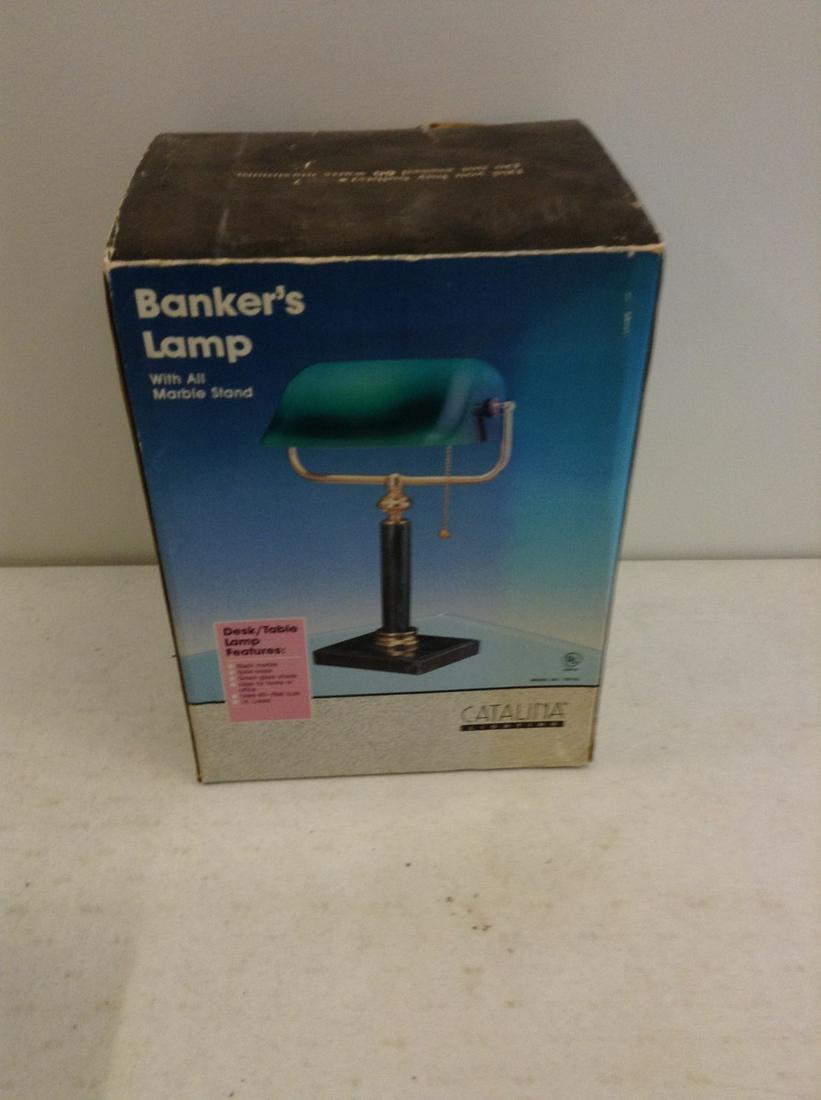 Catalina lighting bankers lamp with marble stand, in: Catalina lighting bankers lamp with marble stand, in the box