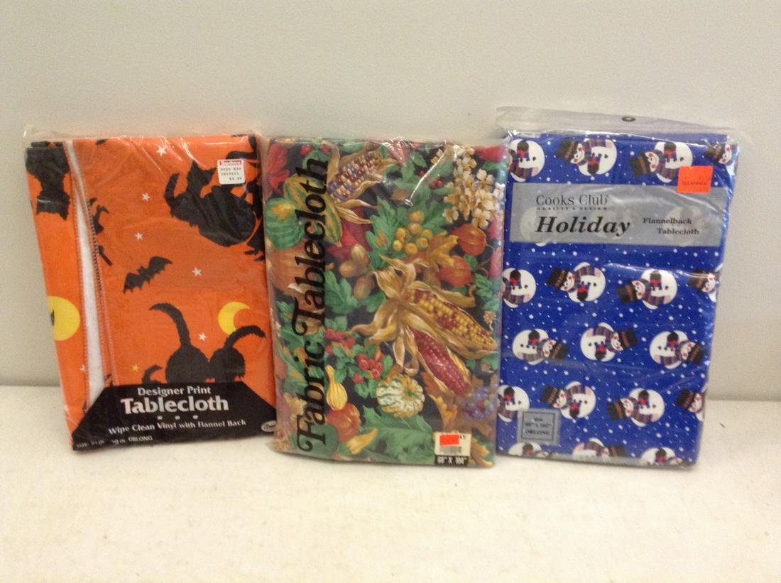 new holiday tablecloths in package: new holiday tablecloths in package