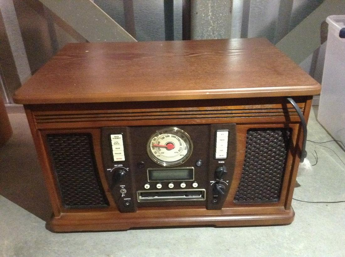 vintage crosley turntable (1 of 1)