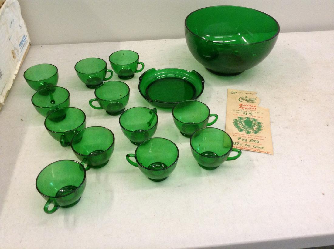 14 pc forest green punch bowl set with box (1 of 1)