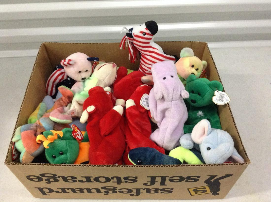 Huge box of beanie babies: Huge box of beanie babies