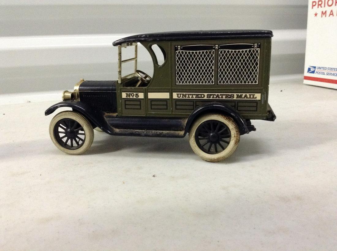 Ertl replica 1923 delivery truck bank: Ertl replica 1923 delivery truck bank