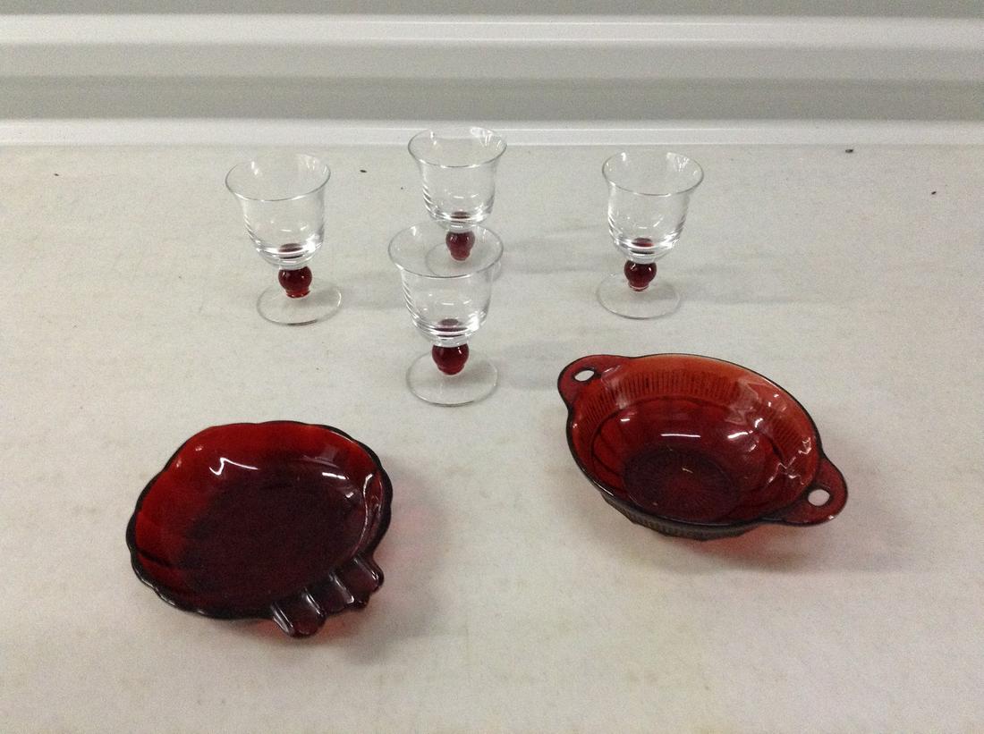 Lot of vintage red glassware - ashtray and more (1 of 1)