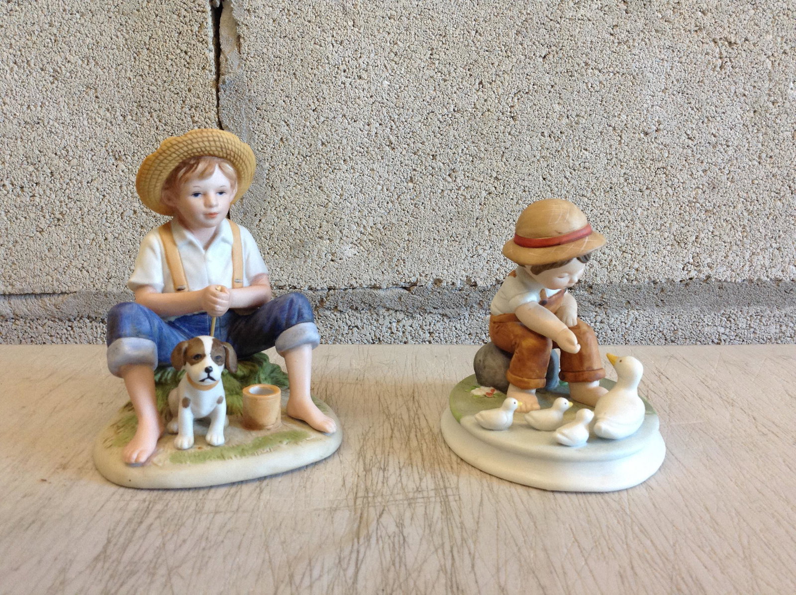 Lot of two statues: Lot of two statues