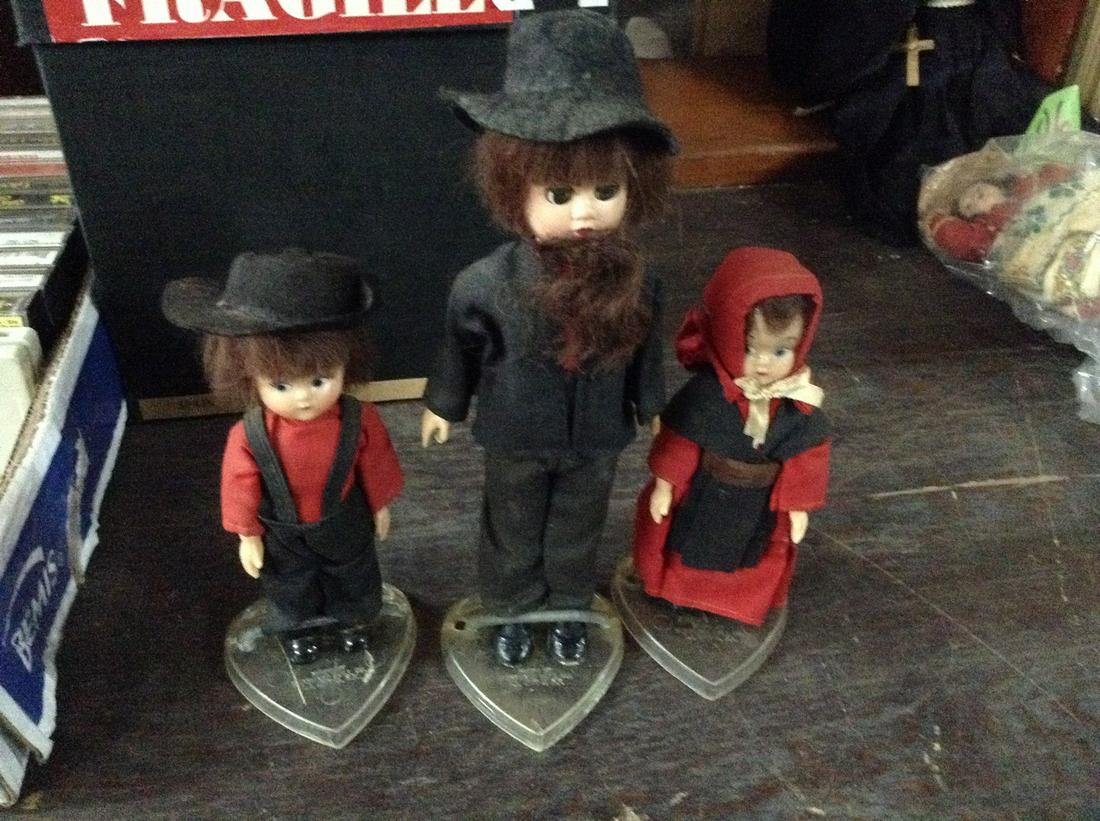 Newark Museum Amish Country Dolls (1 of 1)