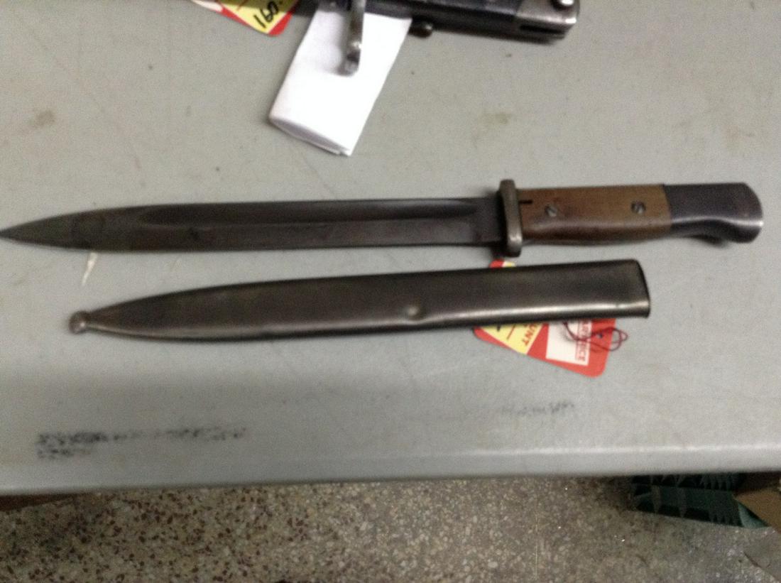 German WWII Bayonet and Scabbard (1 of 1)