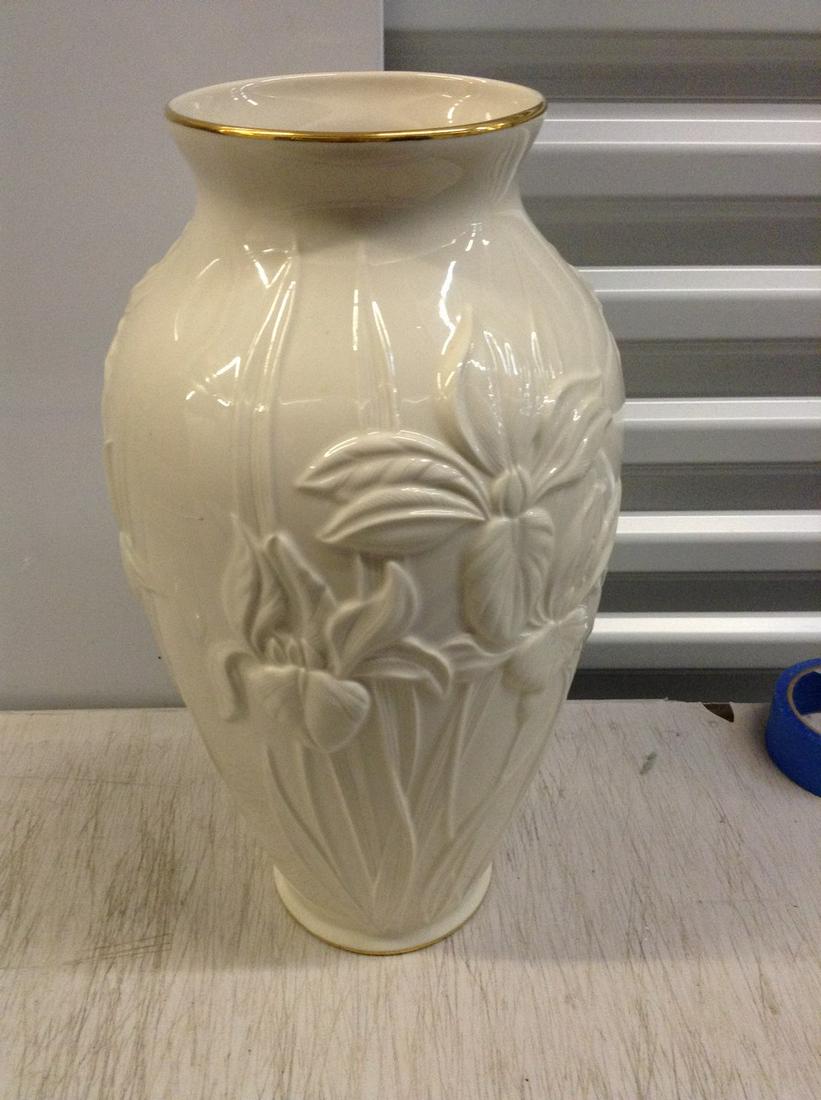 Lenox Vase: 16 in.