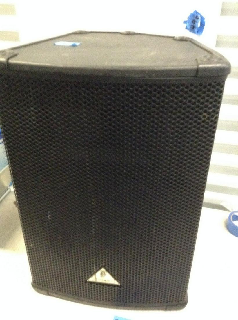 Behringer Eurolive E1220A Professional Speaker: Behringer Eurolive E1220A Professional Speaker