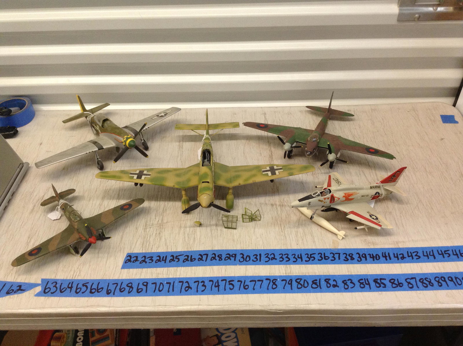 Lot of vintage airplane models: Lot of vintage airplane models