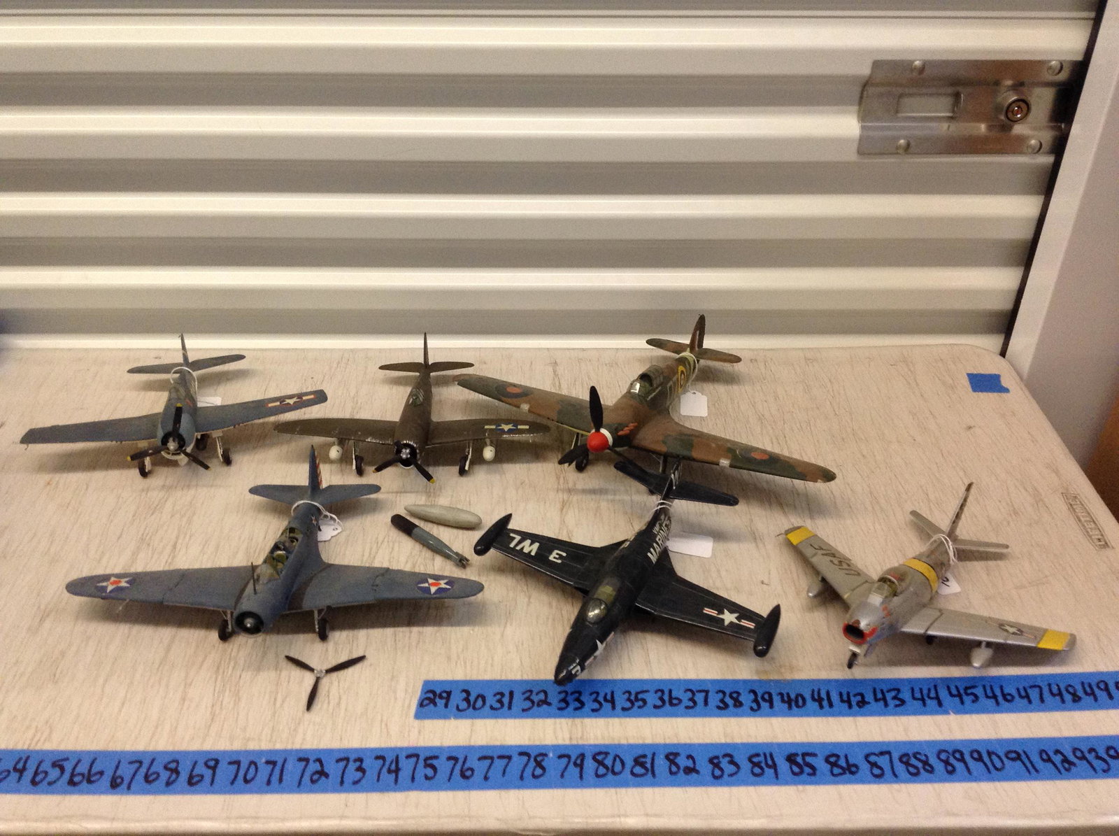 Lot of vintage airplane models: Lot of vintage airplane models