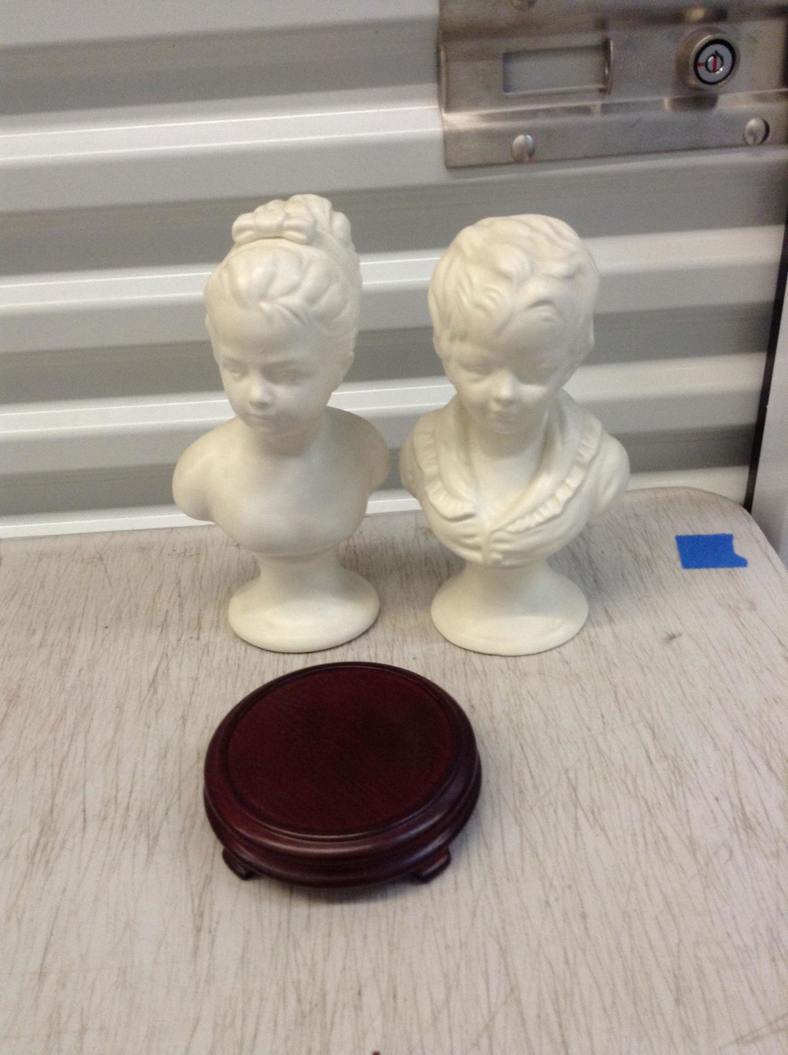 Pair of Ceramic busts (1 of 1)