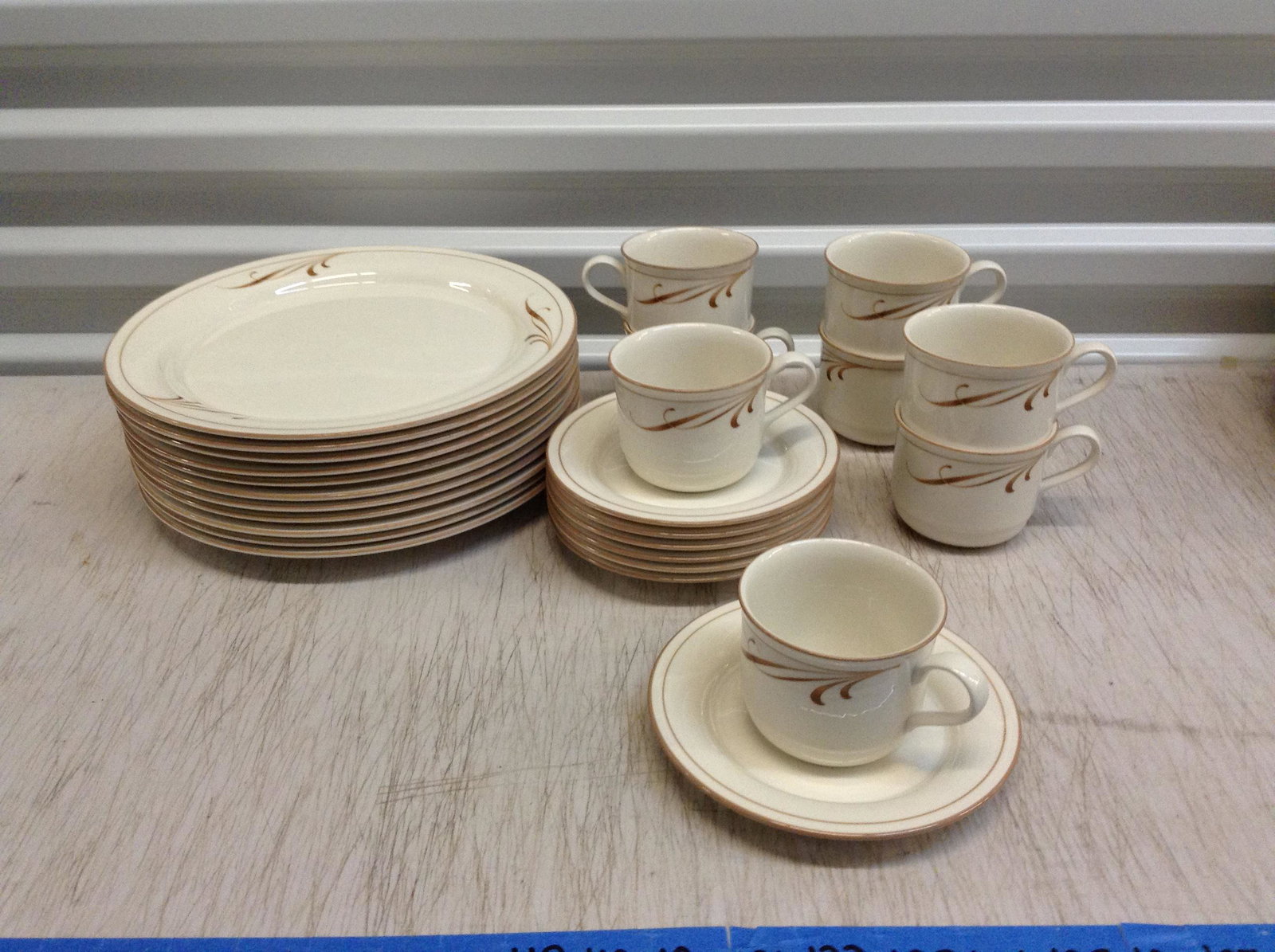 Lot of Lenox Chinastone cups, saucers and dinner plates: Lot of Lenox Chinastone cups, saucers and dinner plates