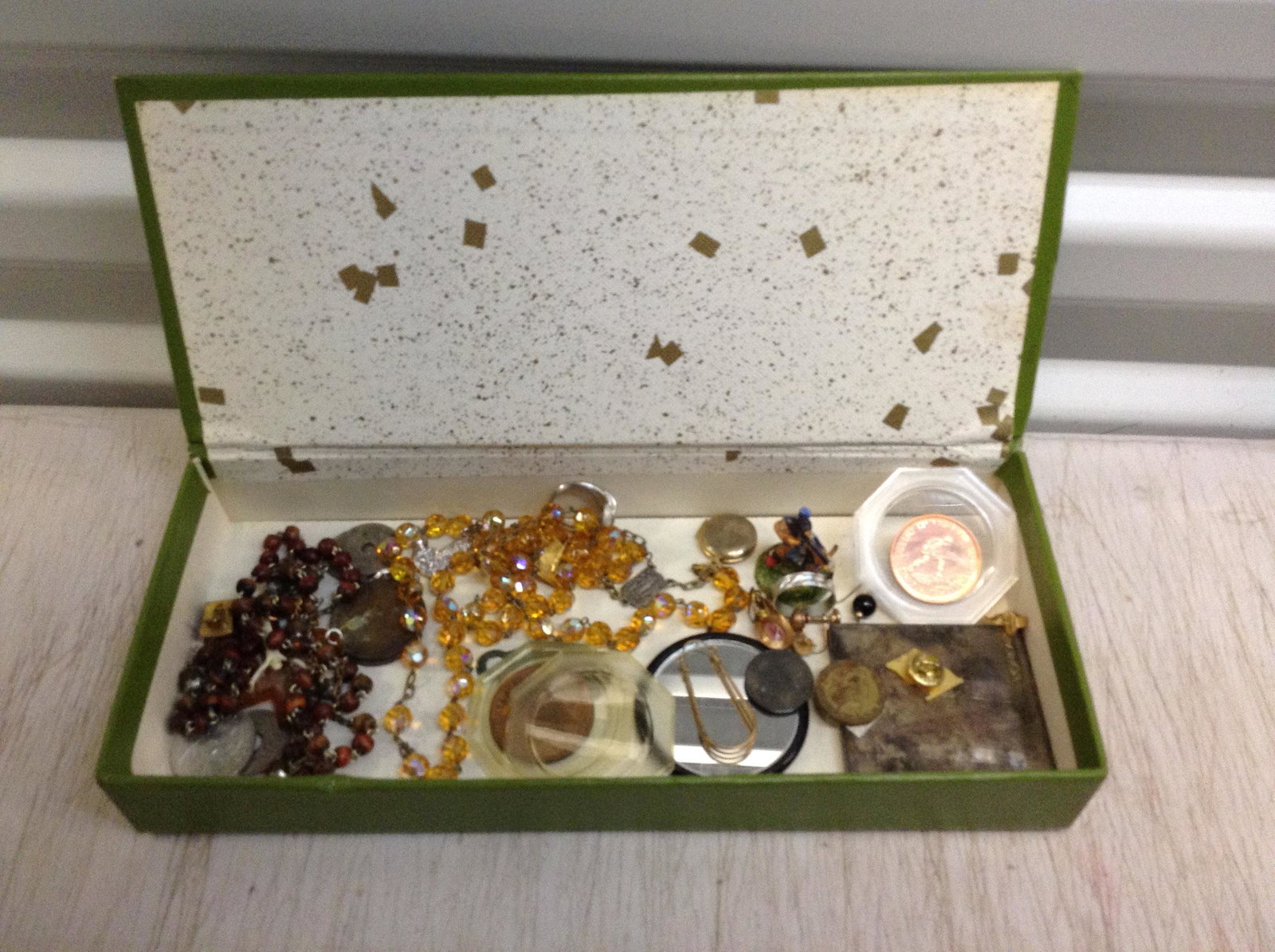 Jewelry box and contents: Jewelry box and contents