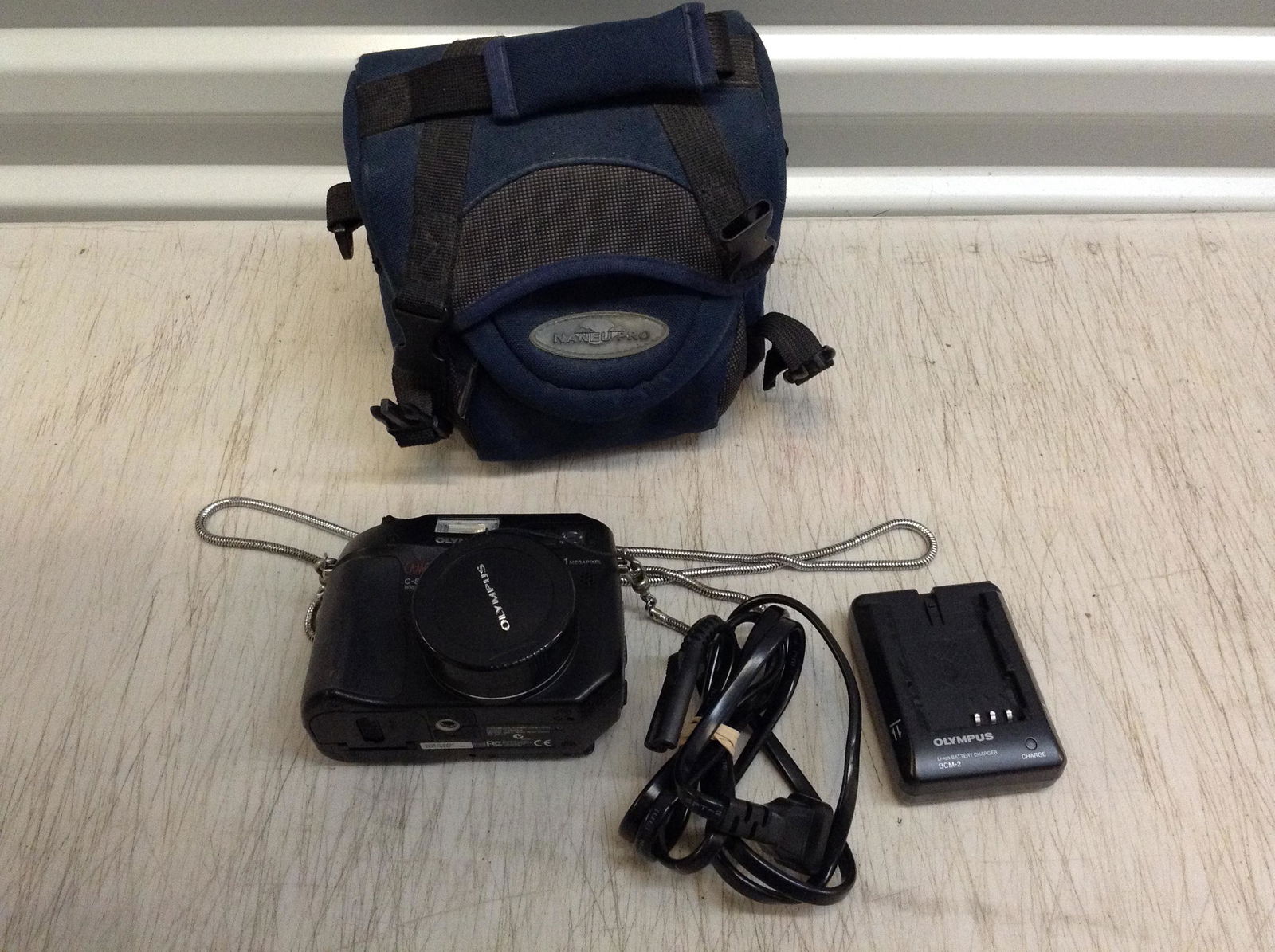 Olympus digital camera and case (1 of 1)