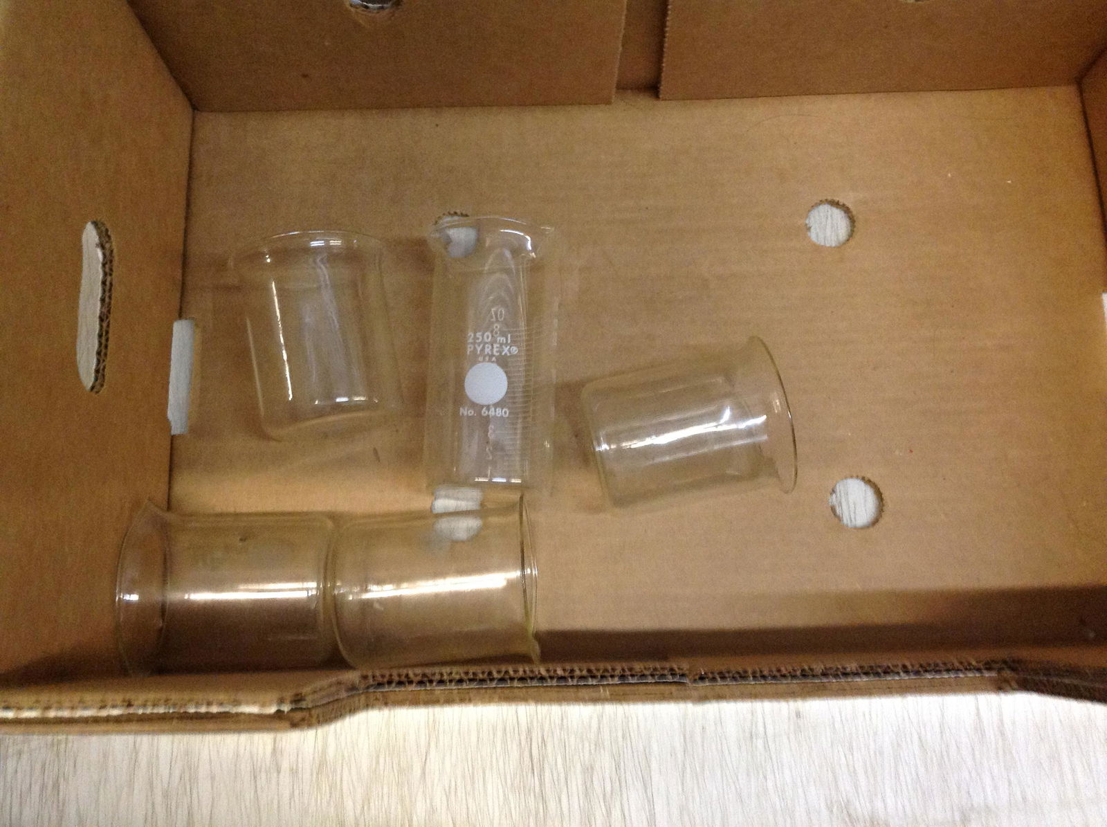 Vintage Pyrex beakers (1 of 1)