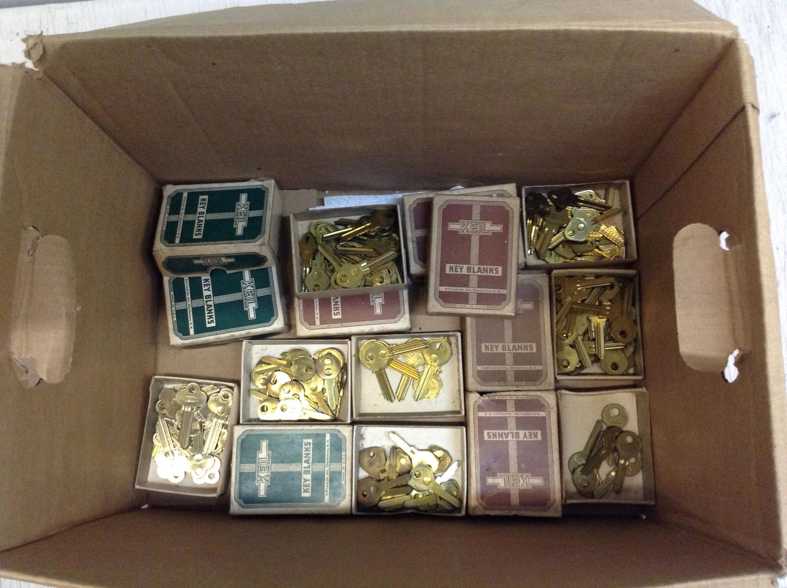Lot of vintage key blanks: Lot of vintage key blanks