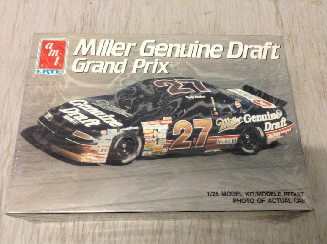 Miller Genuine Draft Grand Prix Model Kit: Miller Genuine Draft Grand Prix Model Kit