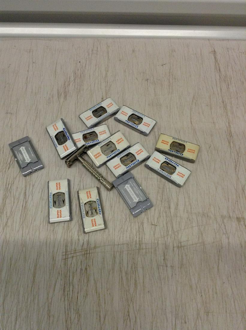 Vintage Gillette  razor and razor blades (1 of 1)