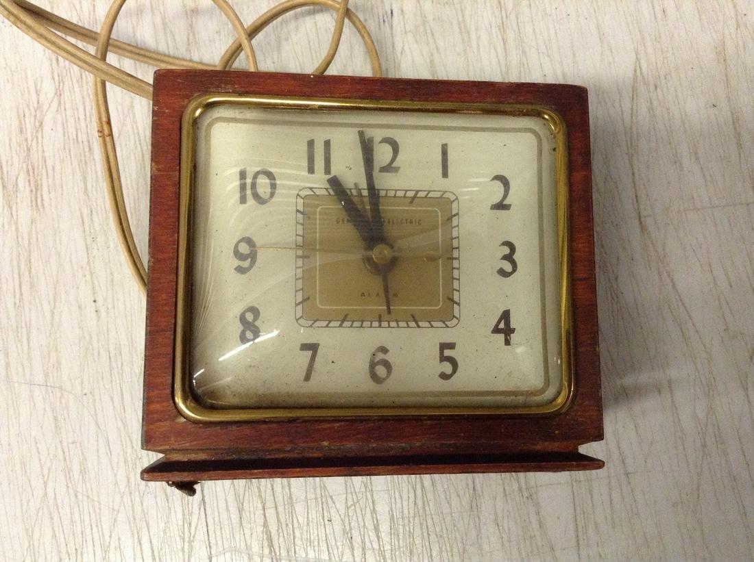 General Electric Clock (1 of 1)