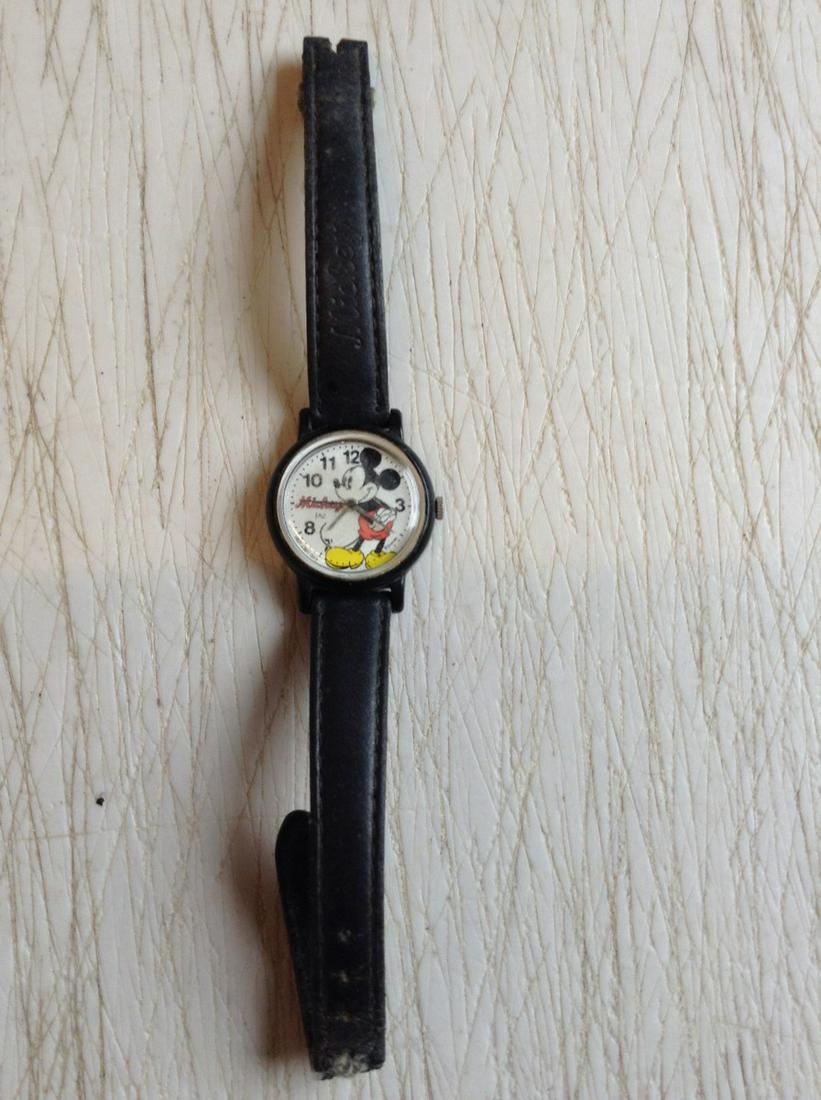 Vintage Mickey Mouse Wristwatch: Vintage Mickey Mouse Wristwatch