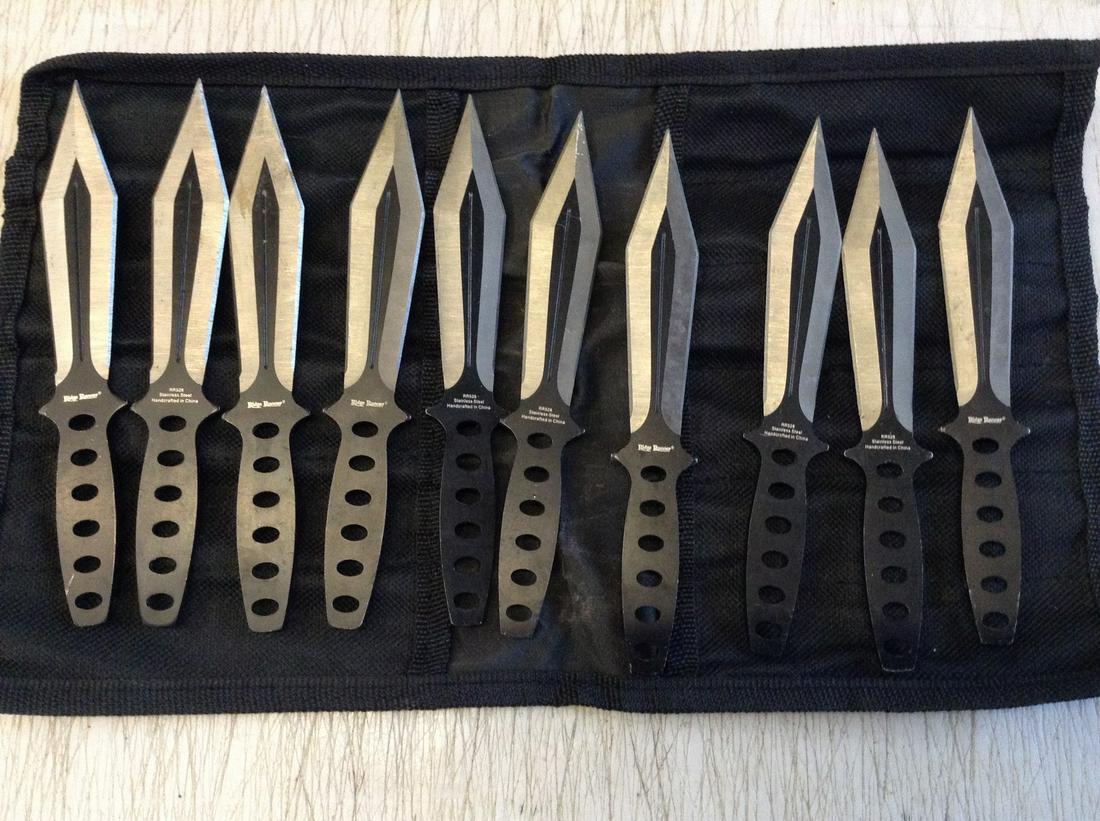 Lot of Throwing Daggers: Lot of Throwing Daggers