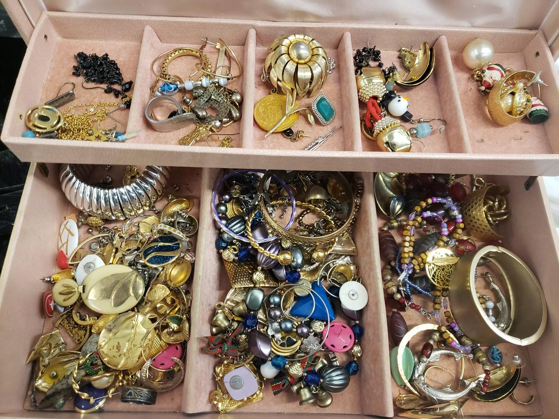 Jewelry box full of vintage/costume jewelry: Jewelry box full of vintage/costume jewelry