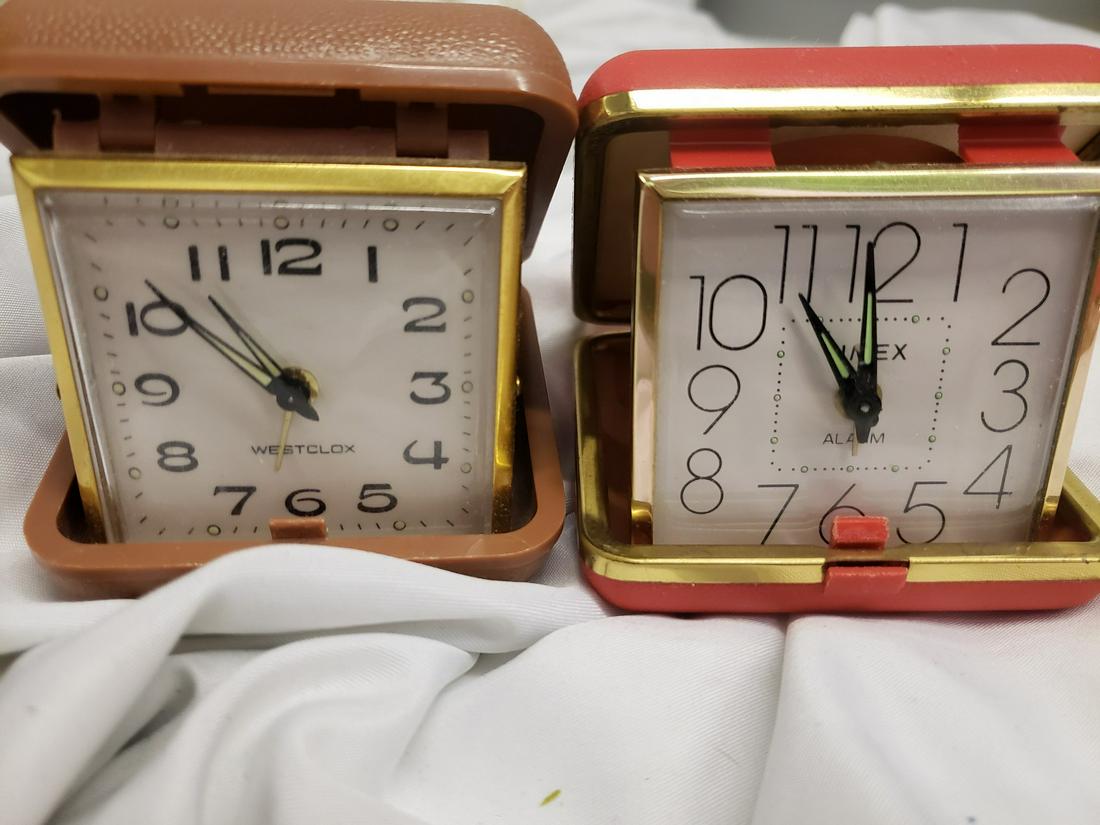 Lot of two vintage traveling alarm clocks - westclox (1 of 1)