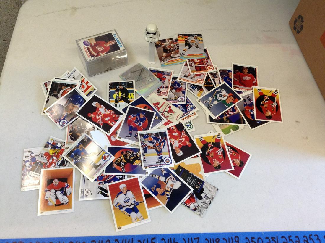 Lot of Hockey cards and Star Wars Pez: Lot of Hockey cards and Star Wars Pez