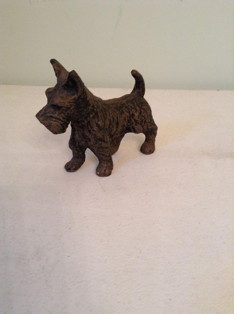 Cast iron dog: Cast iron dog