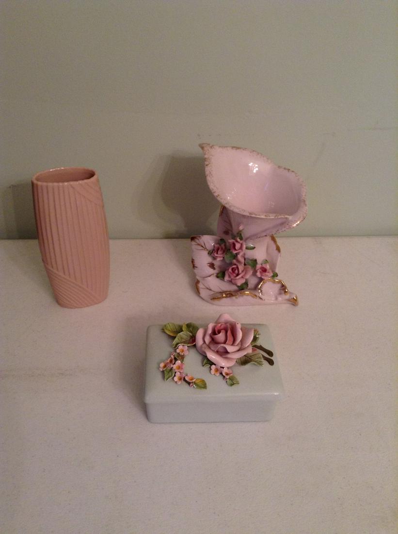 Lot of vases and trinket box: Lot of vases and trinket box