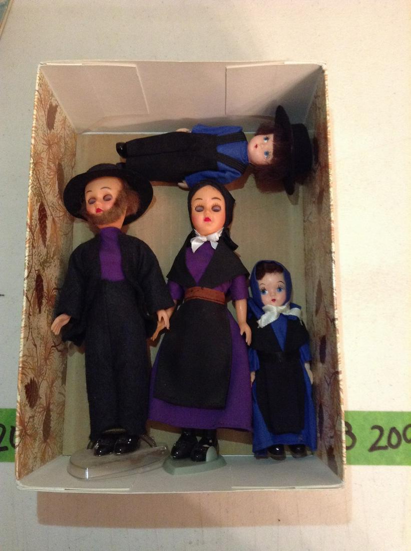 Vintage Amish family dolls: Vintage Amish family dolls