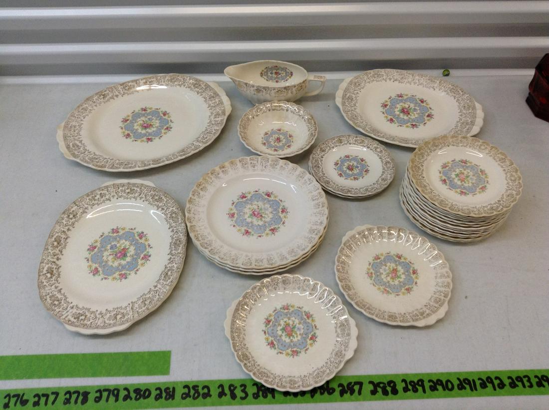 Large amount of Limoges Lync 22k gold: Large amount of Limoges Lync 22k gold