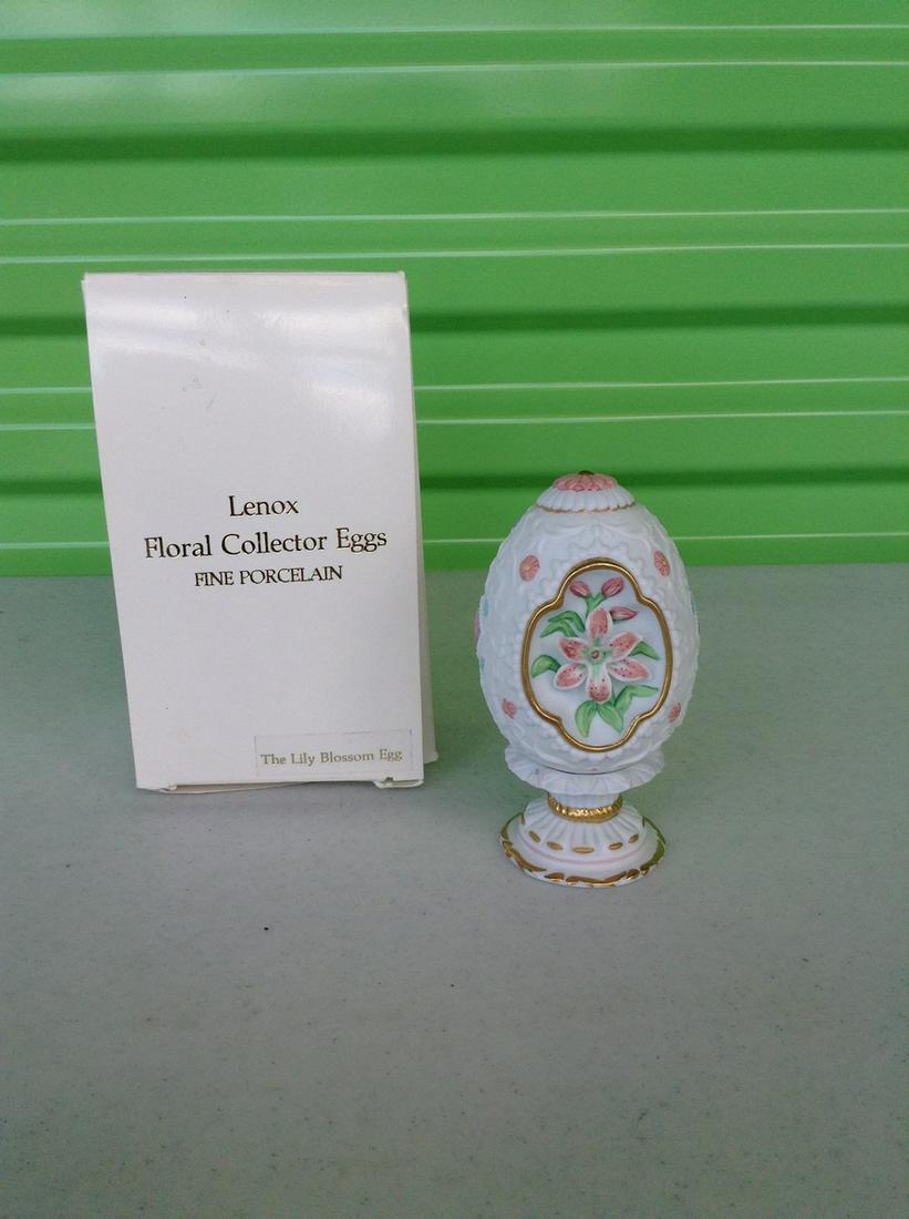 Lenox Floral Egg in the box: Lenox Floral Egg in the box