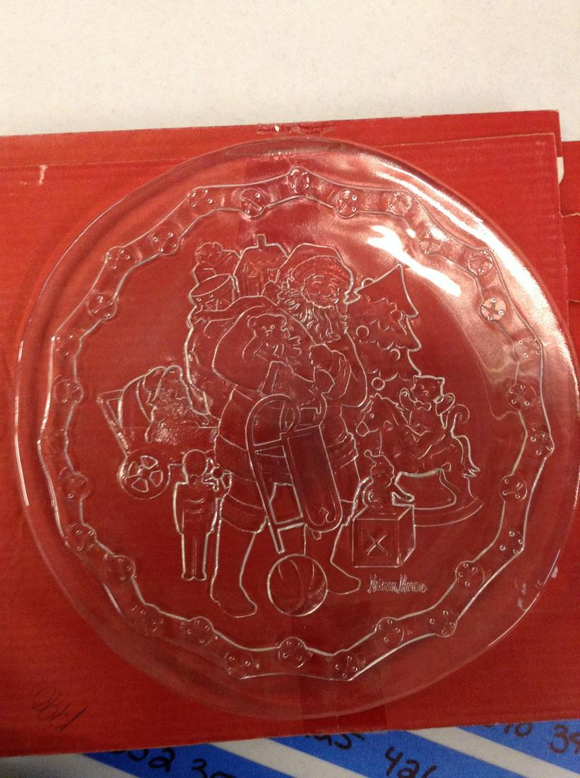 Neiman Marcus Glass Plate in box: Neiman Marcus Glass Plate in box